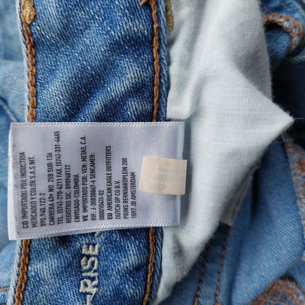 American Eagle Outfitters Light Wash Hi-Rise Jegging Super Stretch 2 EUC - Picture 5 of 8